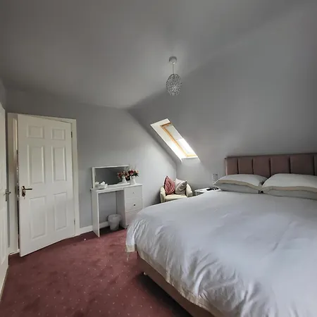 Ashbury House * كيل